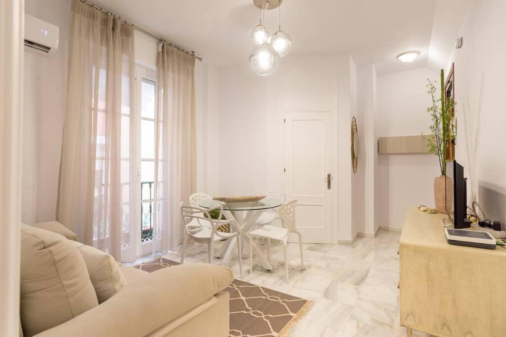 Tgh/ Malaga Centro Carreteria Apartment Luaran gambar